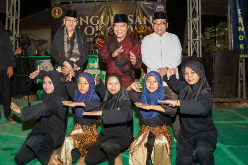 Lestarikan Budaya, Pj Gubernur Banten Al Muktabar Hadiri Pengulasan Golok Ciomas