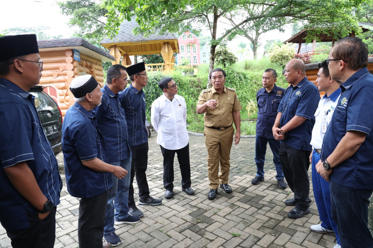 Plh Gubernur Banten Al Muktabar Ajak Pers Berkontribusi Tuntaskan Pengangguran