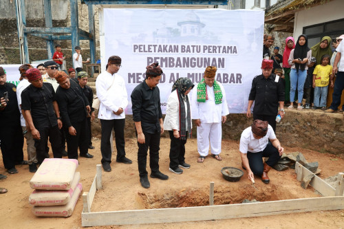 Masjid Al Muktabar Berdiri di Kawasan Adat Kasepuhan Cisungsang Kabupaten Lebak