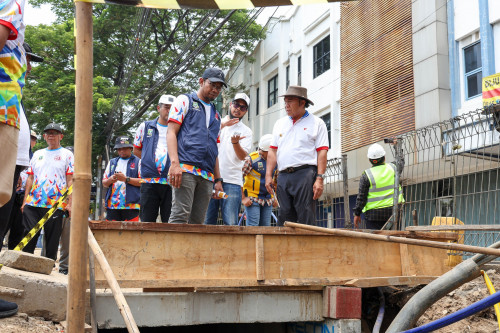 Tinjau Rehabilitasi Drainase, Pj Gubernur Banten Al Muktabar: Pelayanan Untuk Kelancaran Aktivitas Masyarakat