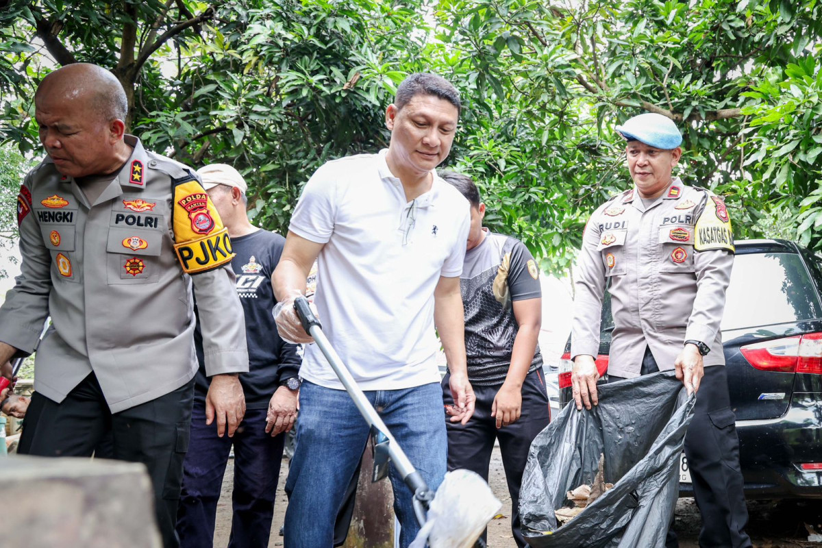 Pemprov Banten Giatkan Gerakan "Jumat Bersih" Demi Wujudkan Indonesia ASRI