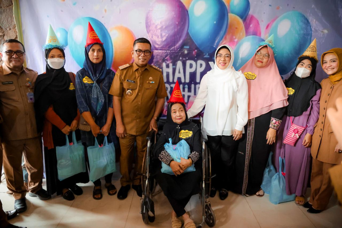 Gubernur Banten Andra Soni Ajak Pemerintah Kabupaten/ Kota Membuat Kegiatan Untuk Tarik Masyarakat Ikuti dan Sukseskan Cek Kesehatan Gratis