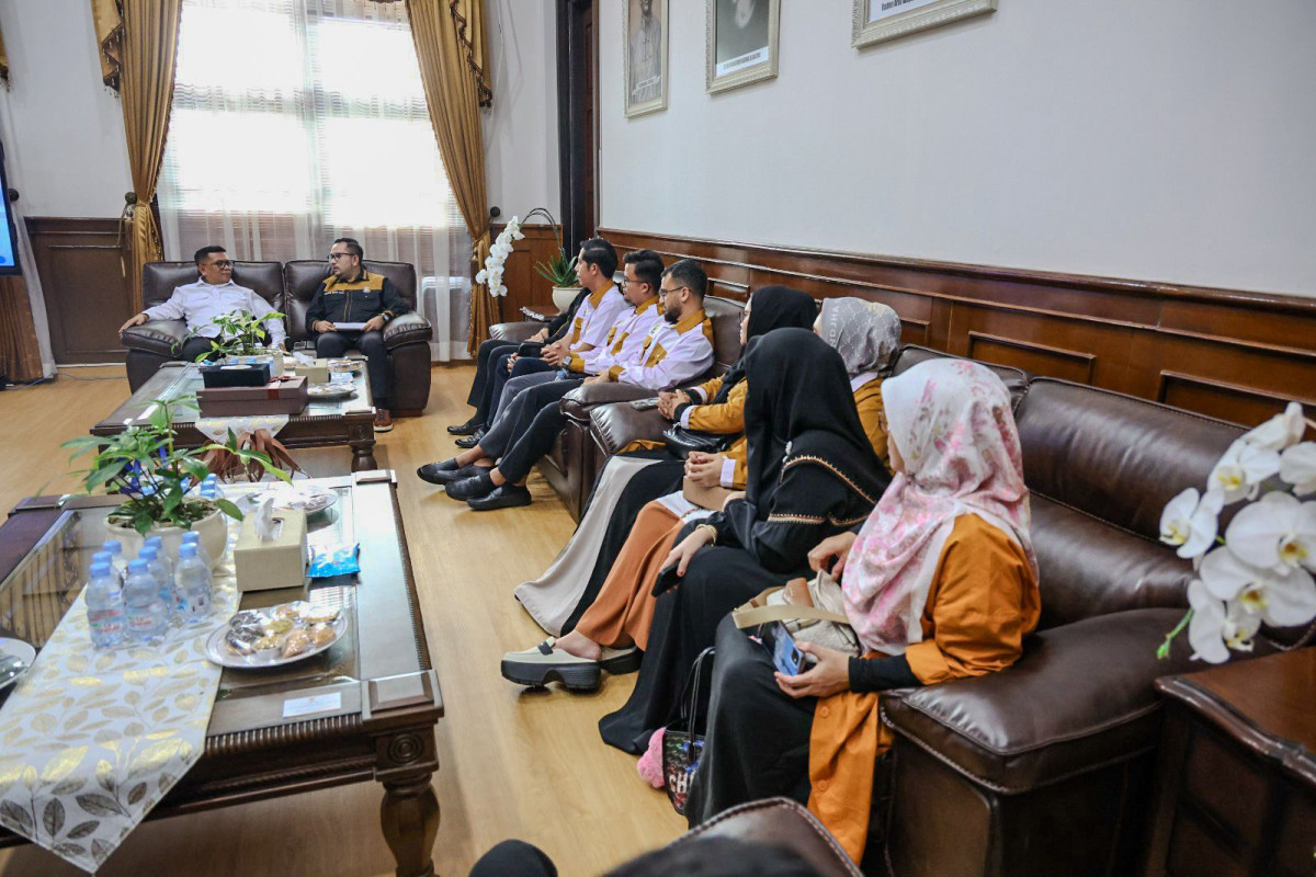 Gubernur Andra Soni ke Travel Haji-Umroh: Lindungi Jemaah dari Penipuan