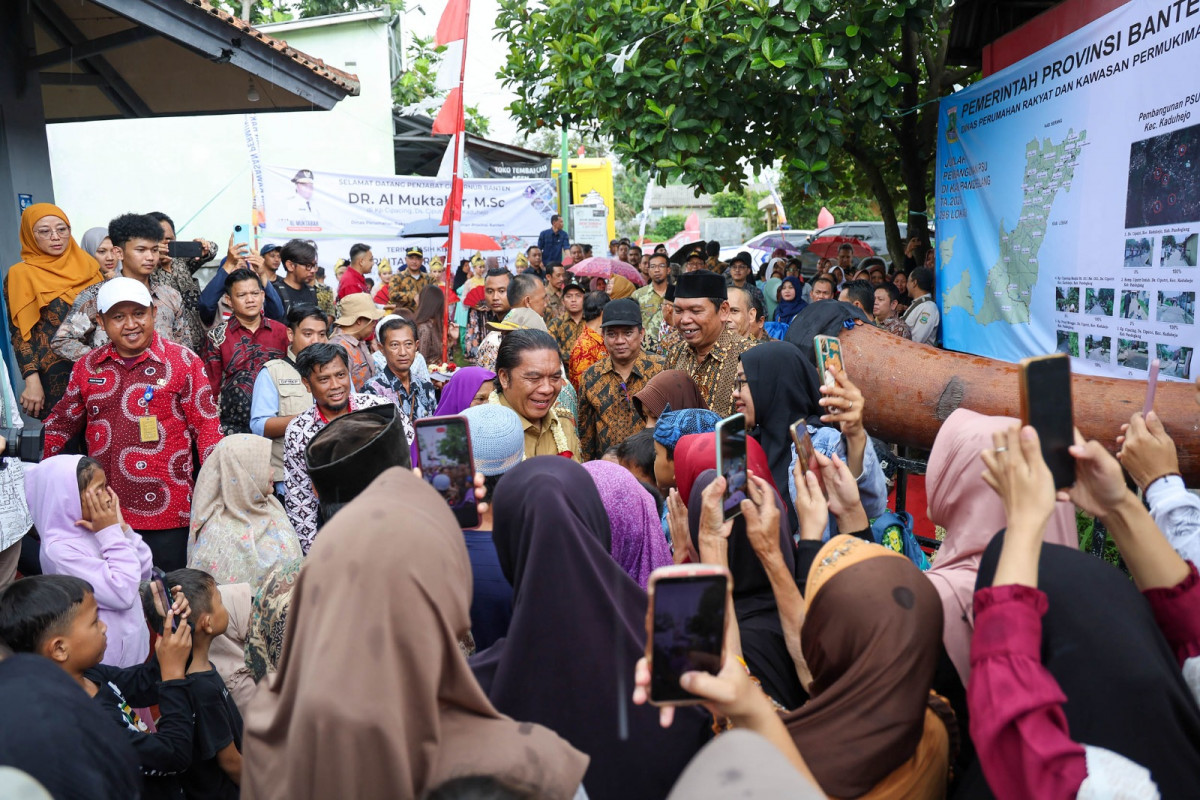 Pj Gubernur Banten Al Muktabar: Peningkatan Jalan Lingkungan Tingkatkan Kehidupan Masyarakat