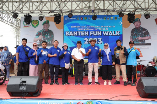 Lepas Banten Fun Walk 2023, Pj Gubernur Banten Al Muktabar Jalan Bersama Ribuan Masyarakat