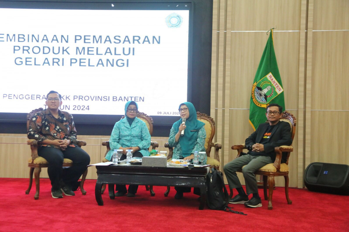 Tingkatkan Ekonomi Keluarga, TP PKK Banten Gelar Pembinaan Pemasaran Produk Melalui Galeri Pelangi