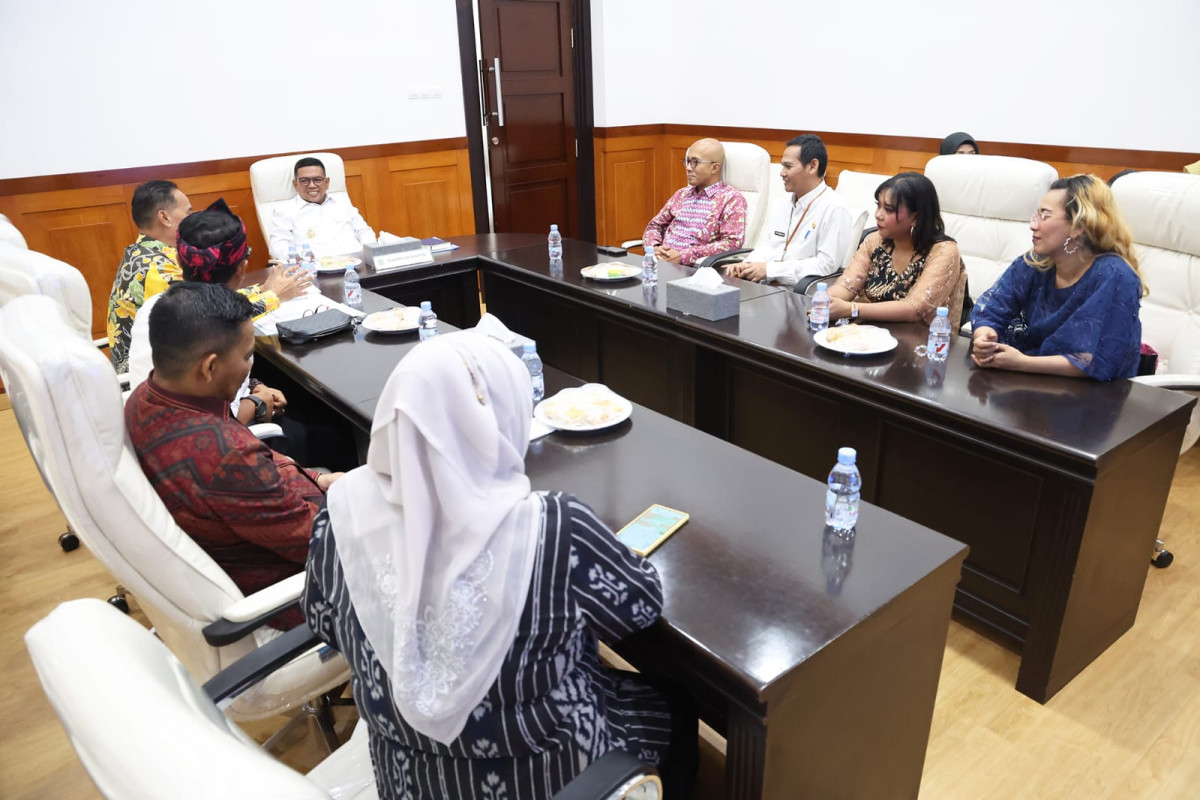 Gubernur Andra Soni Bertekad Kuatkan Ekonomi Kreatif