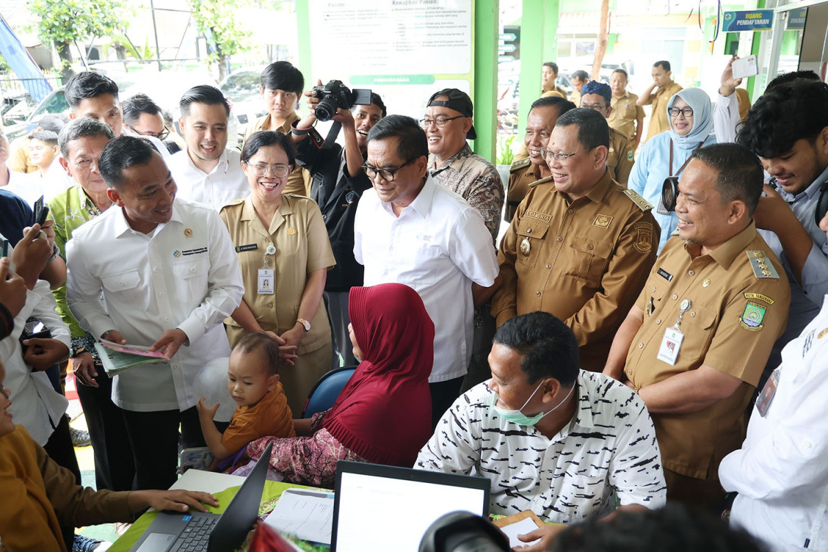 Pj Gubernur Banten A Damenta Ajak Masyarakat Rajin Periksa Kesehatan