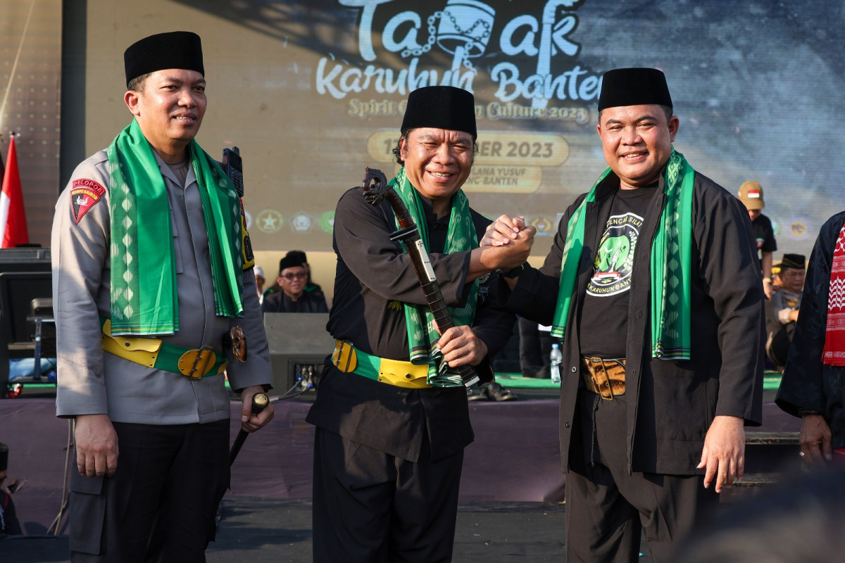 Pj Gubernur Banten Al Muktabar Ajak Paguron Silat dan Jawara Jaga Stabilitas Daerah