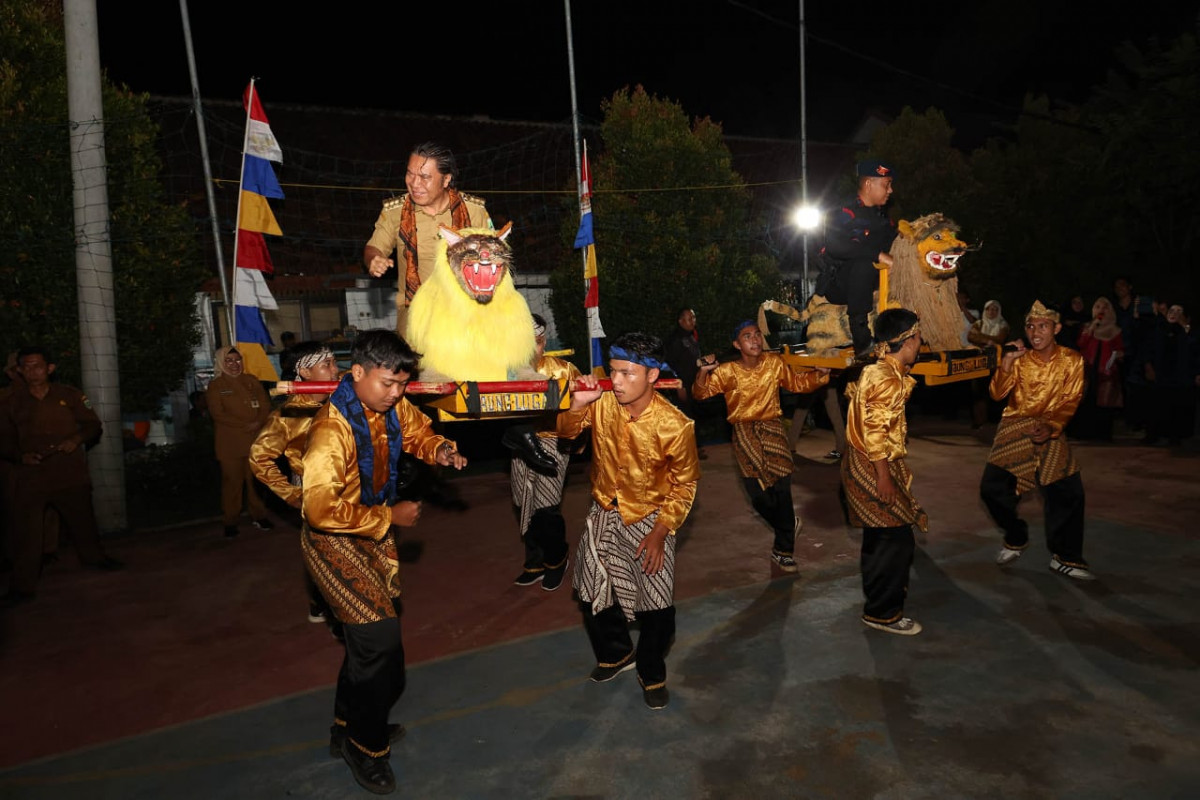 Pj Gubernur Banten Al Muktabar Tinjau Sarana dan Prasarana SMKN 1 Curugbitung Kabupaten Lebak