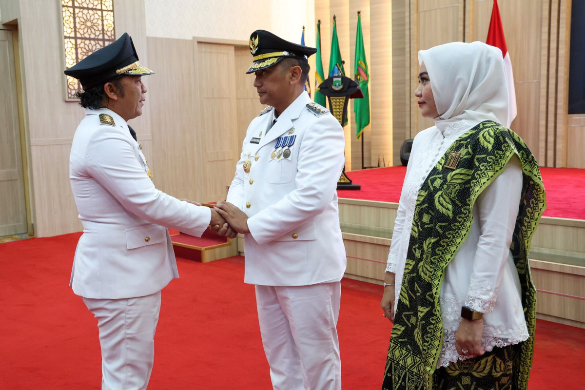 Pj Gubernur Banten Al Muktabar Lantik Gunawan Rusminto Sebagai Pj Bupati Lebak