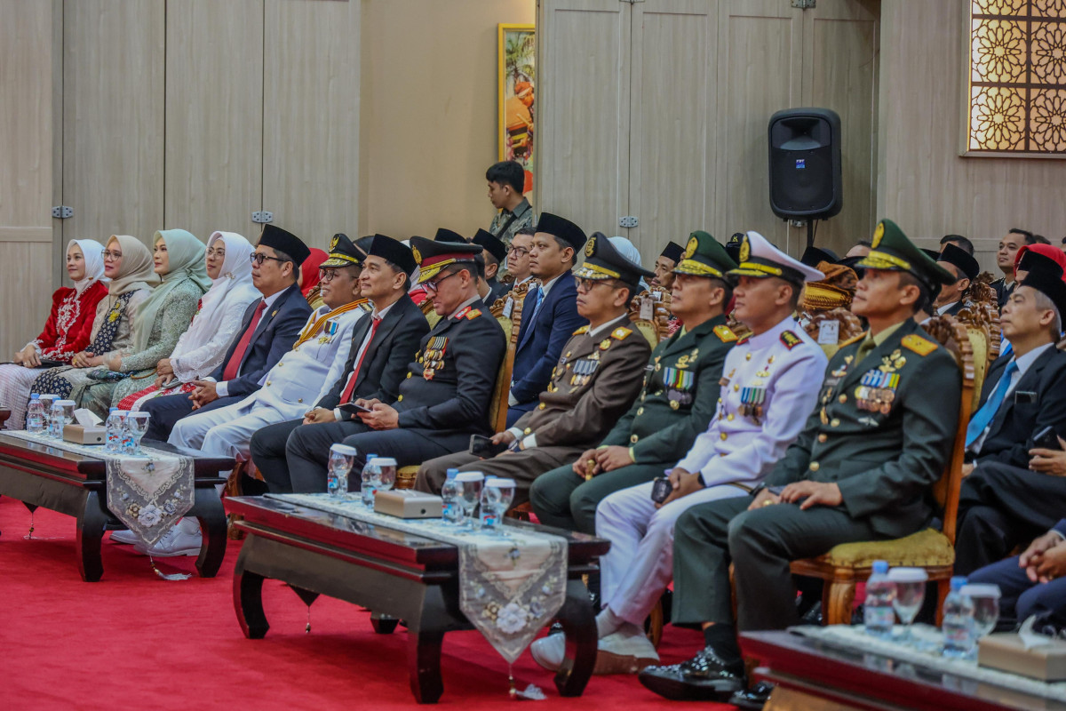 Gubernur Banten Andra Soni Ikuti Upacara Peringatan Detik-Detik Proklamasi Kemerdekaan RI Ke - 80 Secara Daring