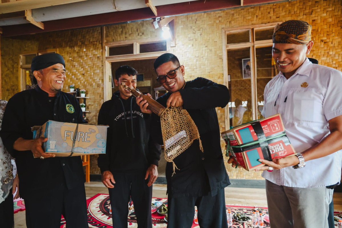 Program Bang Andra Hadir di Kasepuhan Cipinang, Jalan Desa Adat Mulus Usai 20 Tahun Penantian