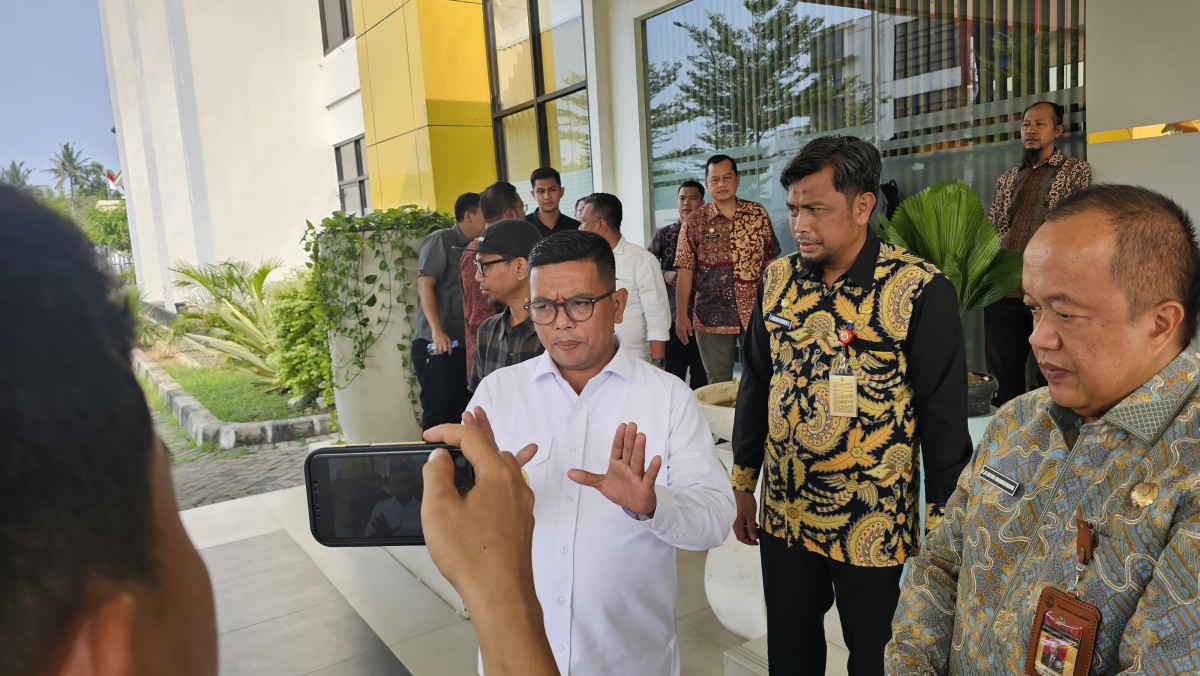 Gubernur Andra Soni Tinjau  Wawancara Lima Kandidat Calon Sekda Banten,