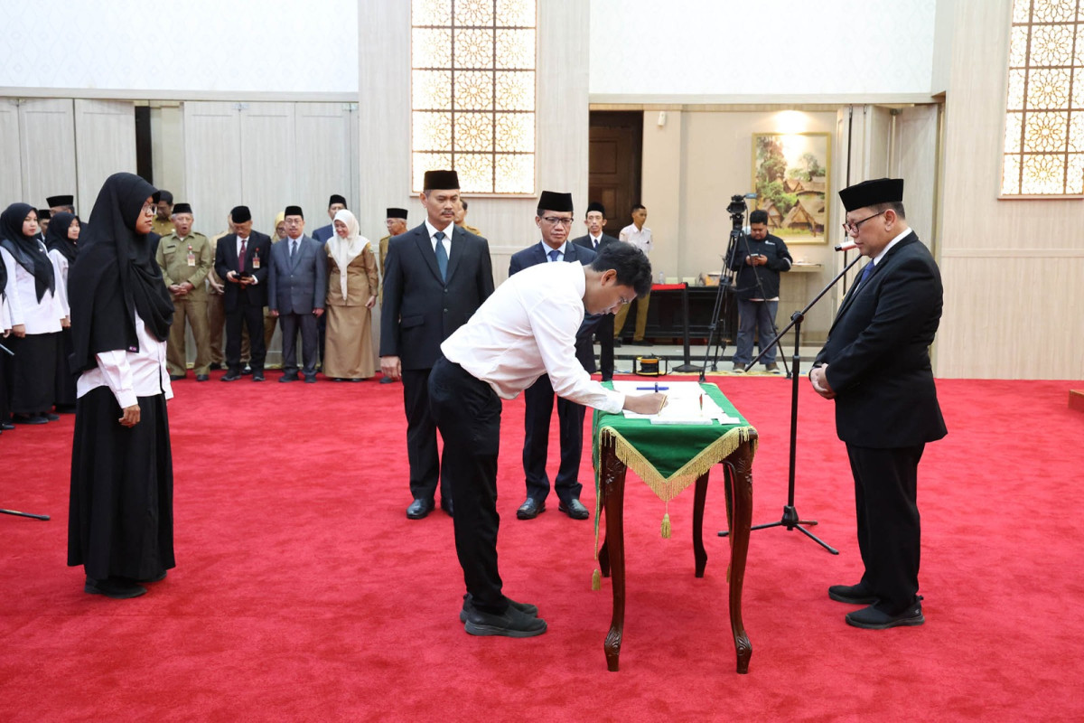 Pj Gubernur Banten A Damenta Lantik Ratusan Pejabat Fungsional Guru Ahli Pertama