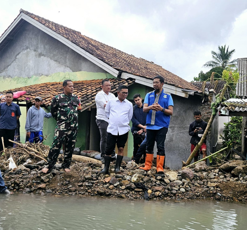 Gubernur Andra Soni Tinjau Pendangkalan Sungai Imbas Banjir di Padarincang, 3 Alat Berat Diturunkan
