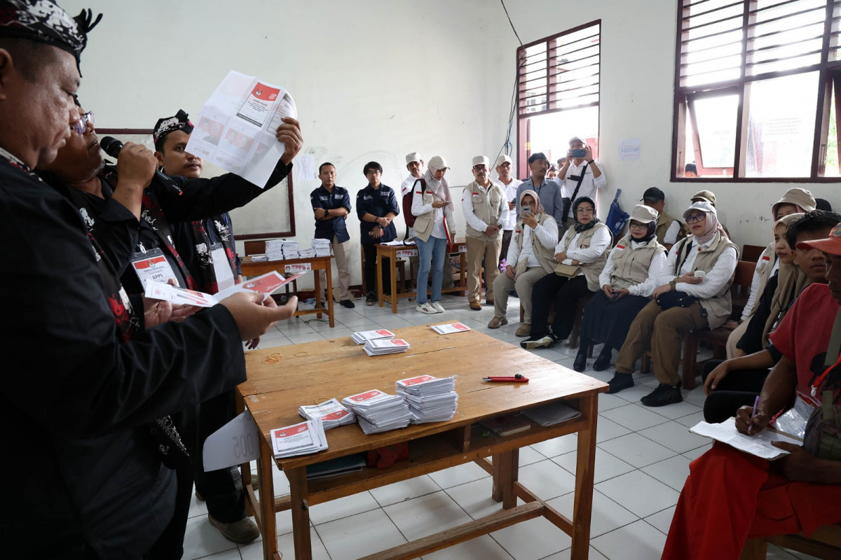 Pj Sekda Provinsi Banten Virgojanti Pantau Pelaksana Pemilu 2024 di Kabupaten Pandeglang dan Kabupaten Lebak