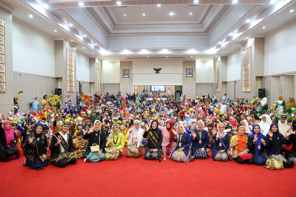 Tanamkan Semangat Kartini, Bunda PAUD Provinsi Banten Tine Al Muktabar Gelar Karnaval Budaya Anak Usia Dini