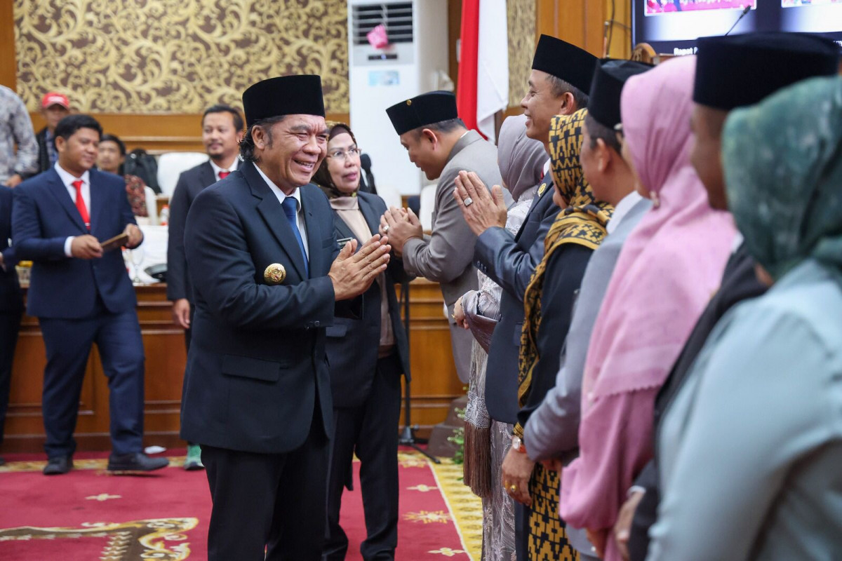 Pj Gubernur Banten Al Muktabar Hadiri Penetapan Pimpinan DPRD Kabupaten Serang Masa Jabatan 2024-2029