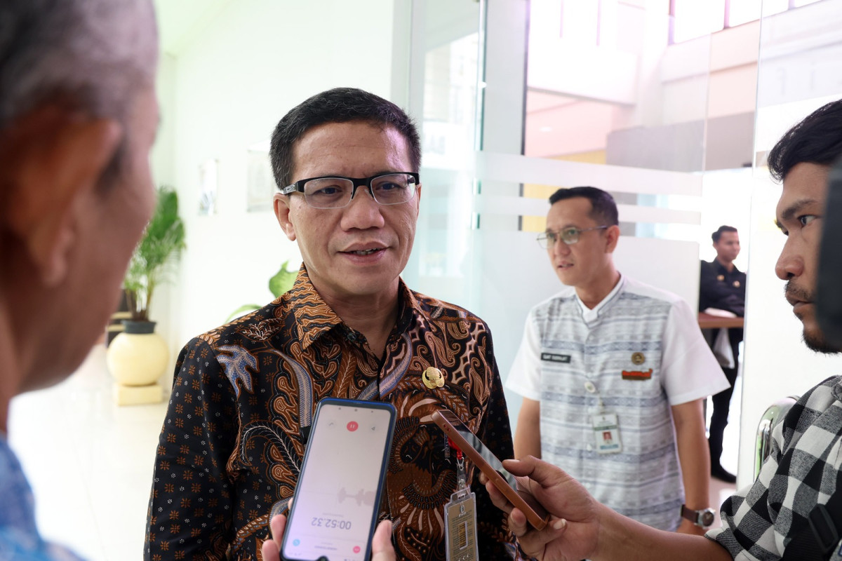 Tinjau Tes CAT Penerimaan Pegawai RSUD Labuan dan RSUD Cilograng, Pj Sekda Provinsi Banten Nana Supiana Tegaskan Visi Tidak Korupsi