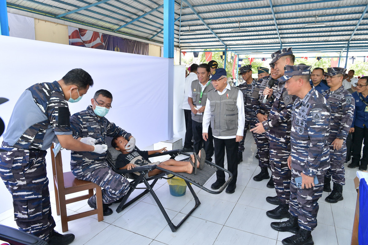 Pj Gubernur Al Muktabar Dampingi Wapres Ma'ruf Amin Kick Off Tanara Clean Up