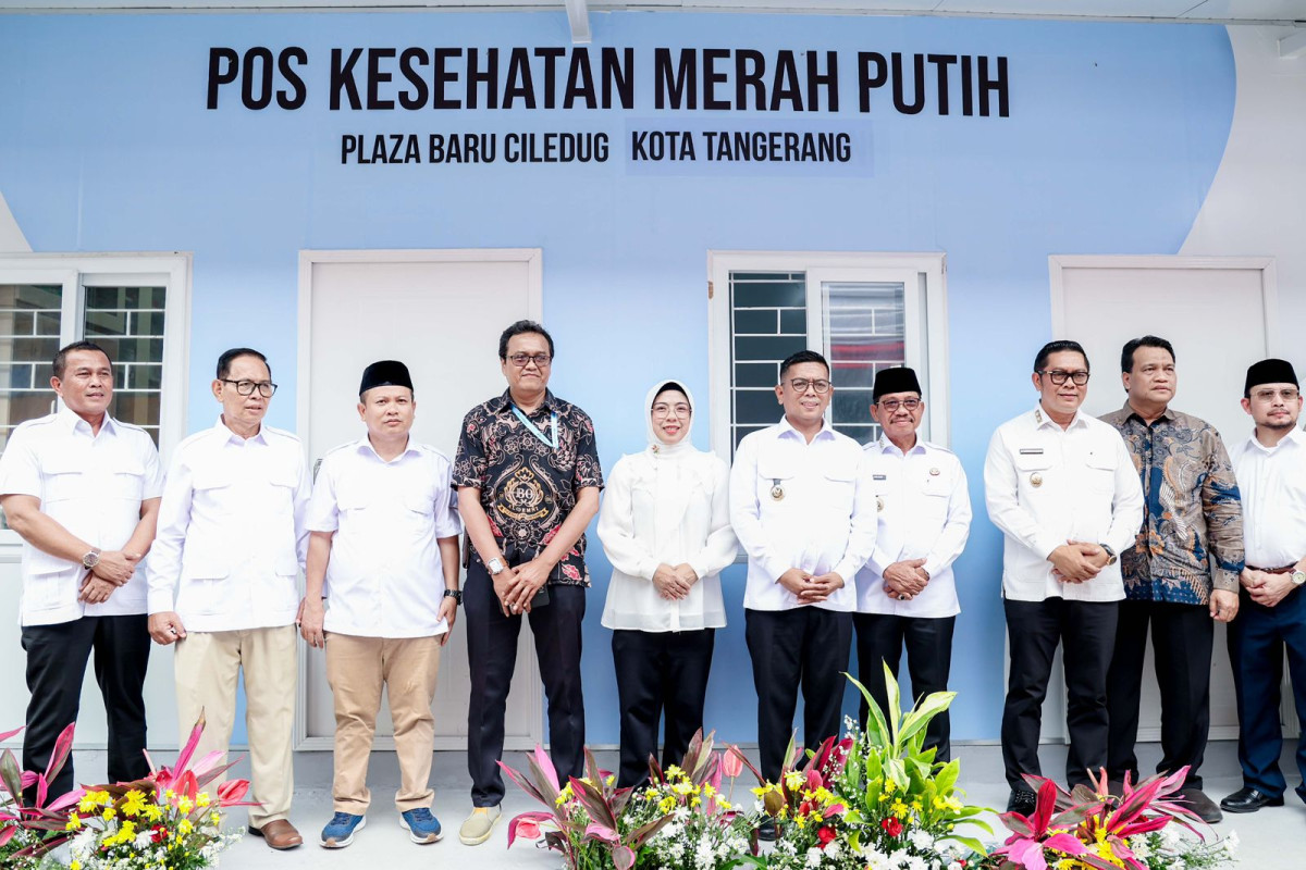 Perkuat Layanan Preventif, Gubernur Andra Soni Resmikan Pos Kesehatan Merah Putih di Pasar Anyar