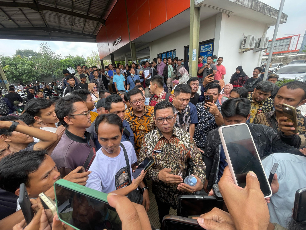 Gubernur Banten Andra Soni Apresiasi Antusiasme Masyarakat Ikuti Program Pembebasan Tunggakan Pajak Kendaraan Bermotor