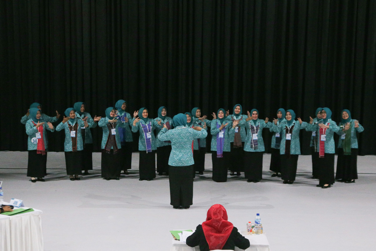 TP PKK Provinsi Banten Bawakan Lagu Bendrong Lesung di Lomba Paduan Suara HKG Ke-52