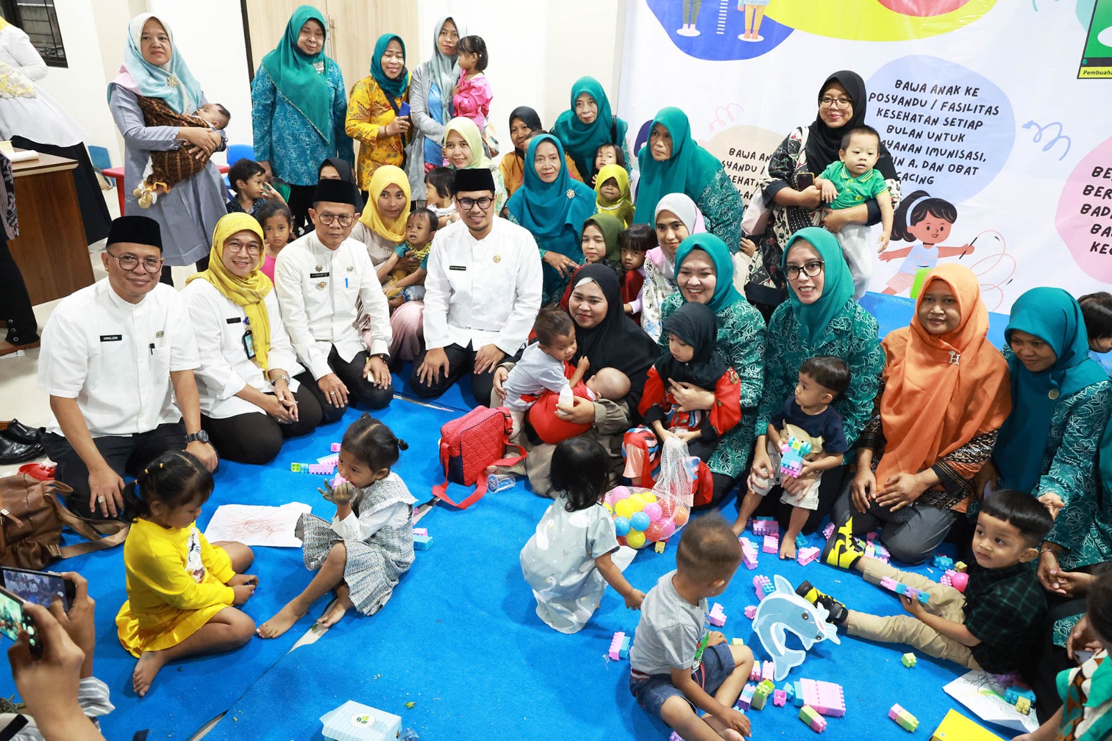 Gali Sadar Stunting, Ketua TP PKK Provinsi Banten Tine Al Muktabar Lakukan Dialog Dengan Ibu Hamil dan Ibu Balita